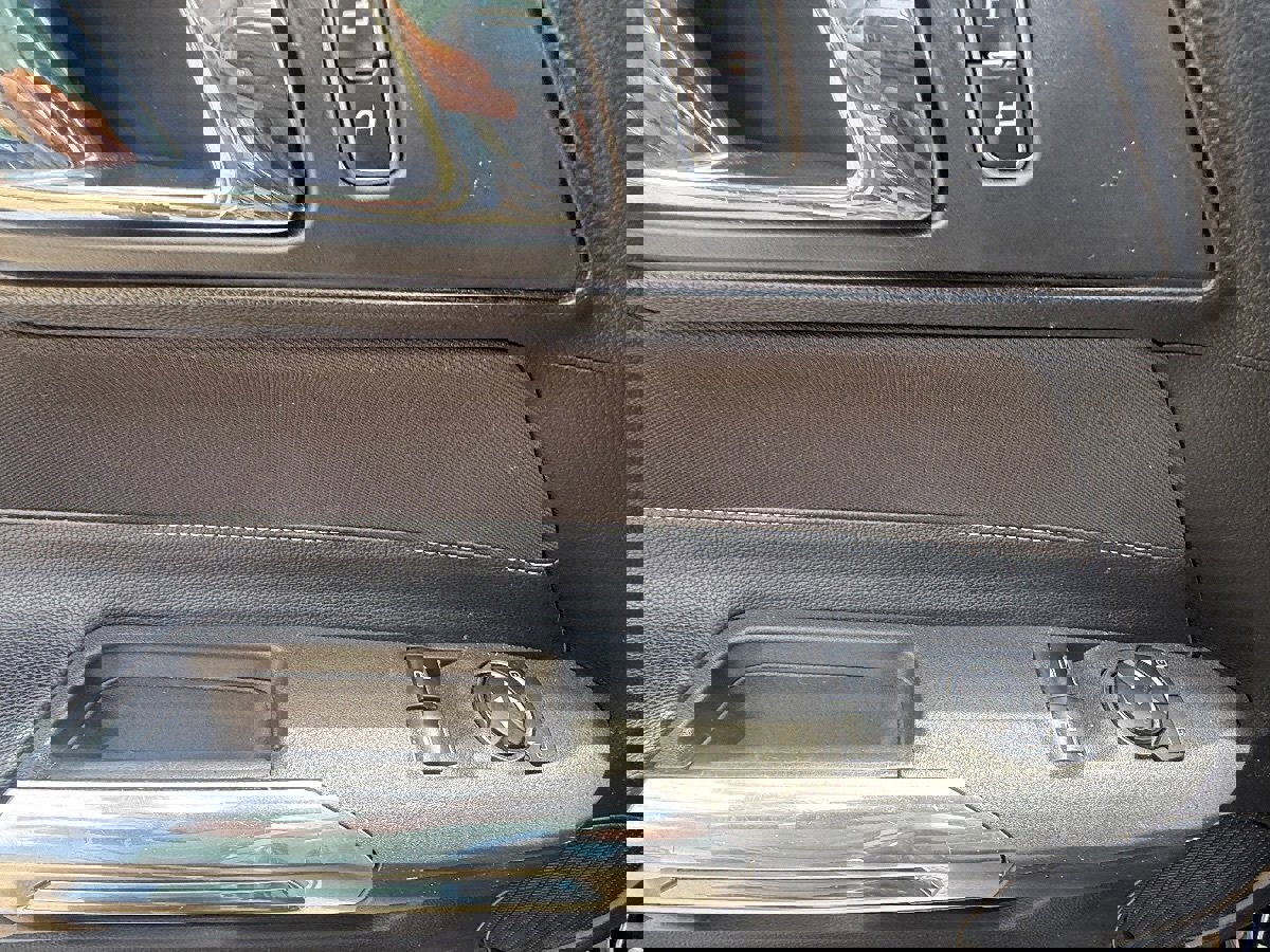 Used 2017 Ford Mustang GT w/ Black Accent Package RWD image 17