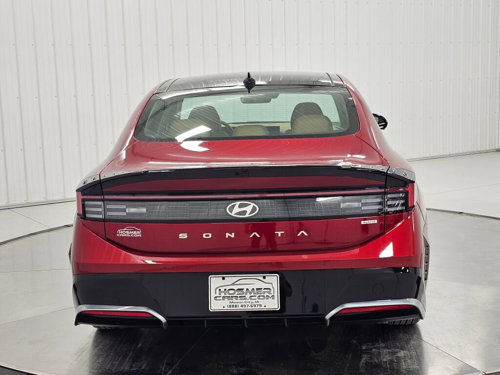 Used 2025 Hyundai Sonata Limited FWD image 4
