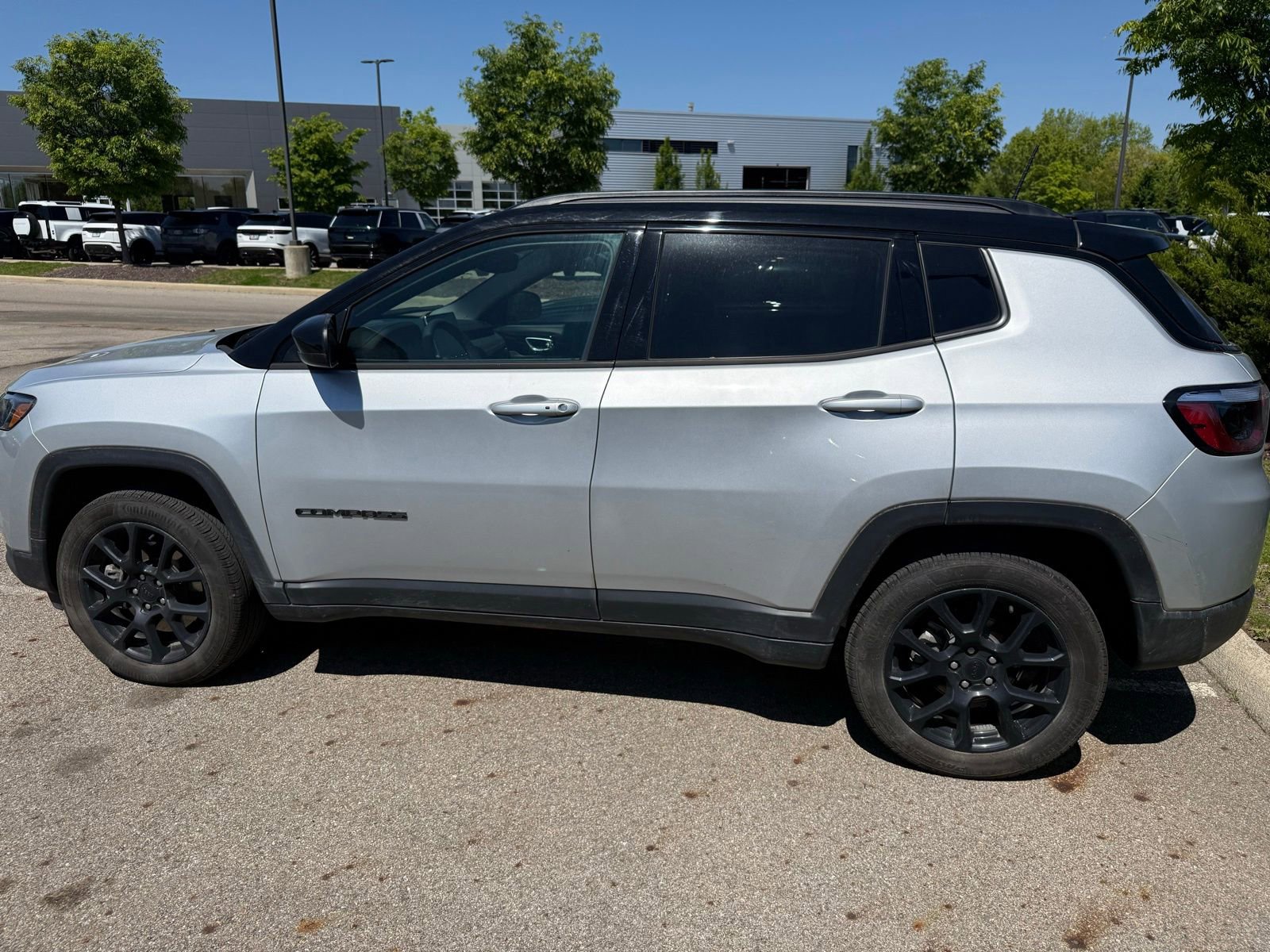 Used 2024 Jeep Compass Latitude w/ Convenience Group AWD/4WD image 8
