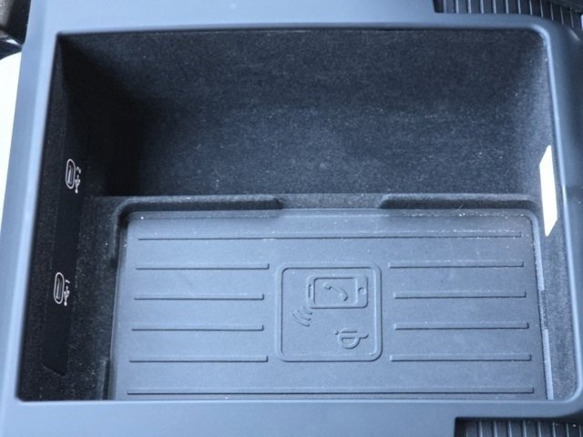 Used 2021 Audi A8 L 3.0T w/ Executive Plus Package image 18