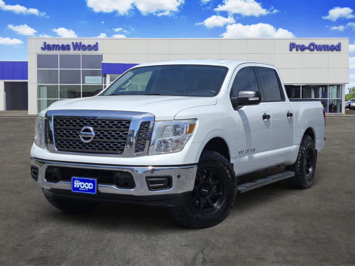 Used 2018 Nissan Titan SV w/ SV Convenience Package RWD image 1