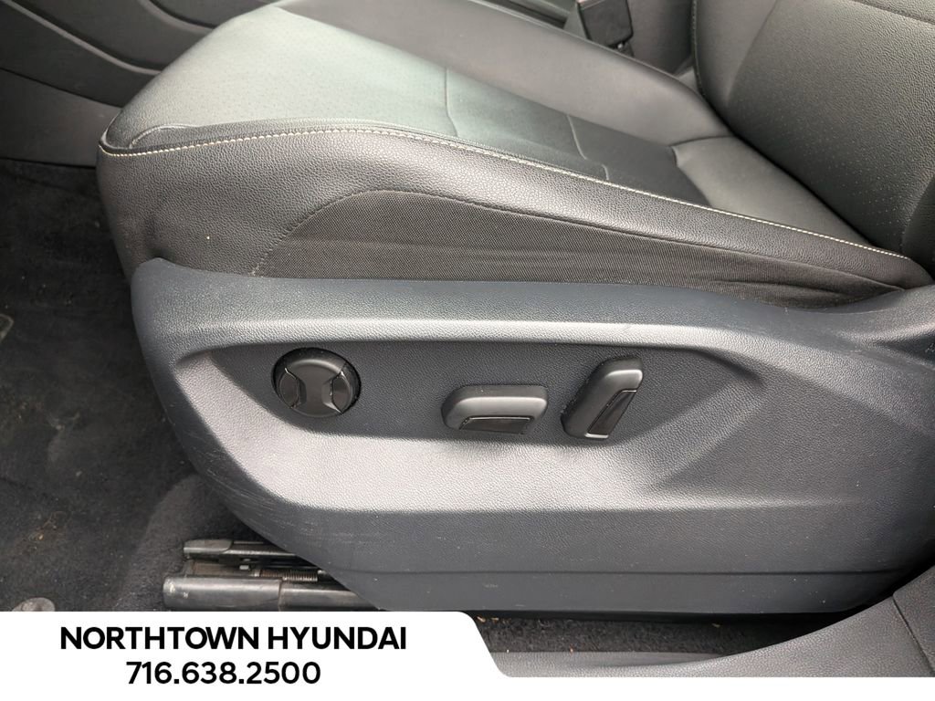 Used 2021 Volkswagen Tiguan SE image 30