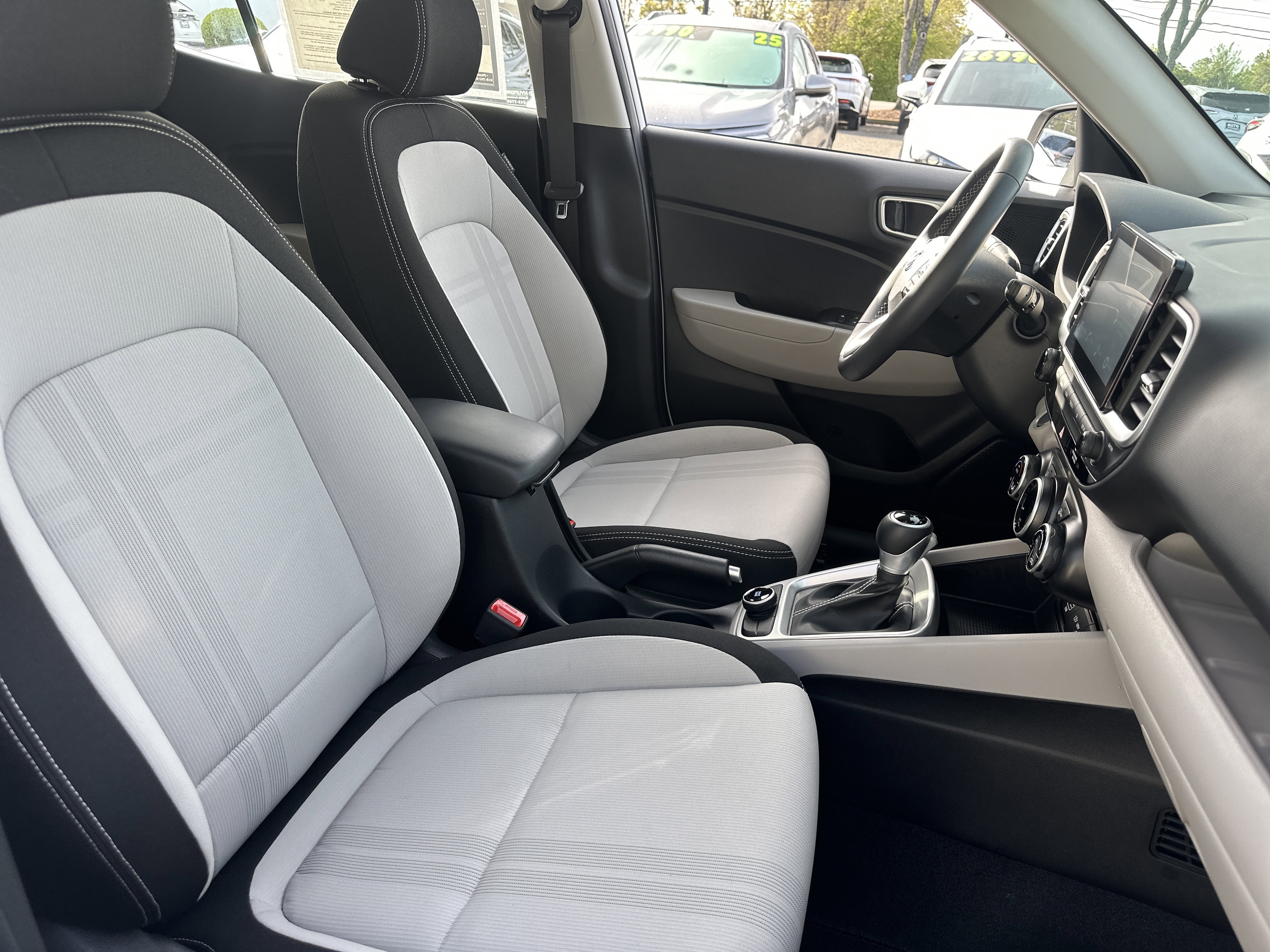 Used 2024 Hyundai Venue SEL image 13