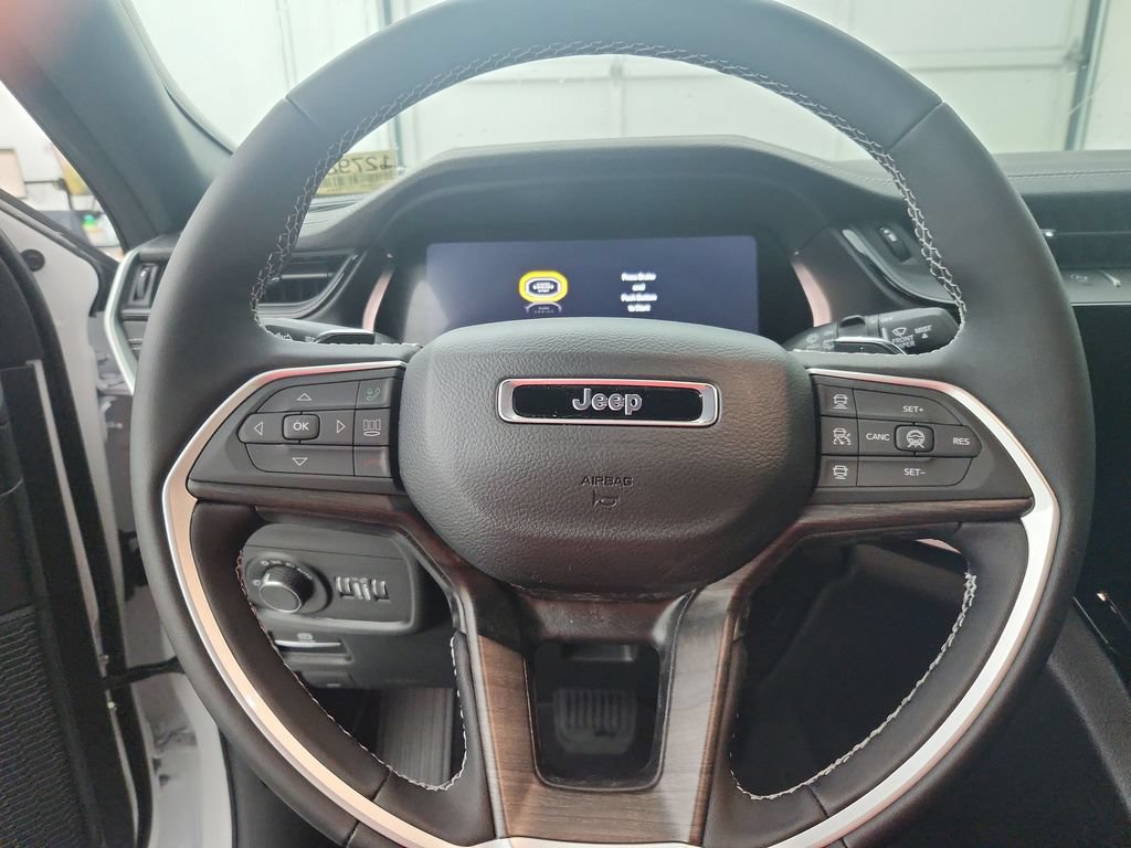New 2026 Jeep Grand Cherokee Altitude AWD/4WD image 21