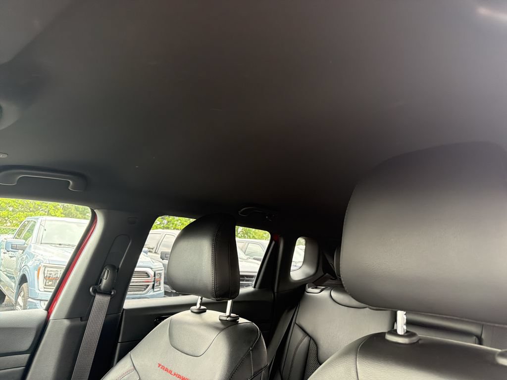 Used 2023 Jeep Compass Trailhawk w/ Trailhawk Convenience Group AWD/4WD image 28