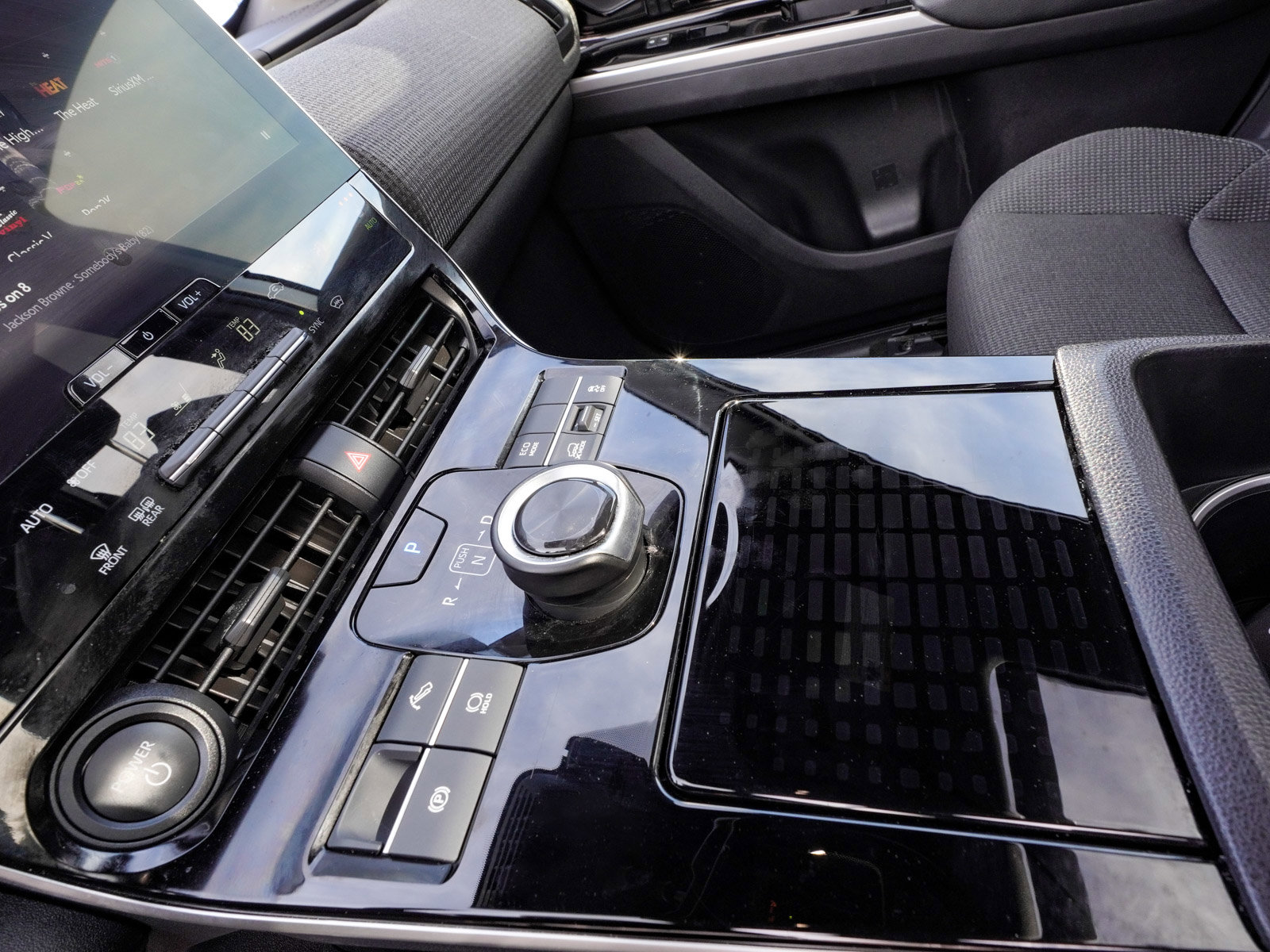 Used 2025 Toyota bZ4X AWD image 22