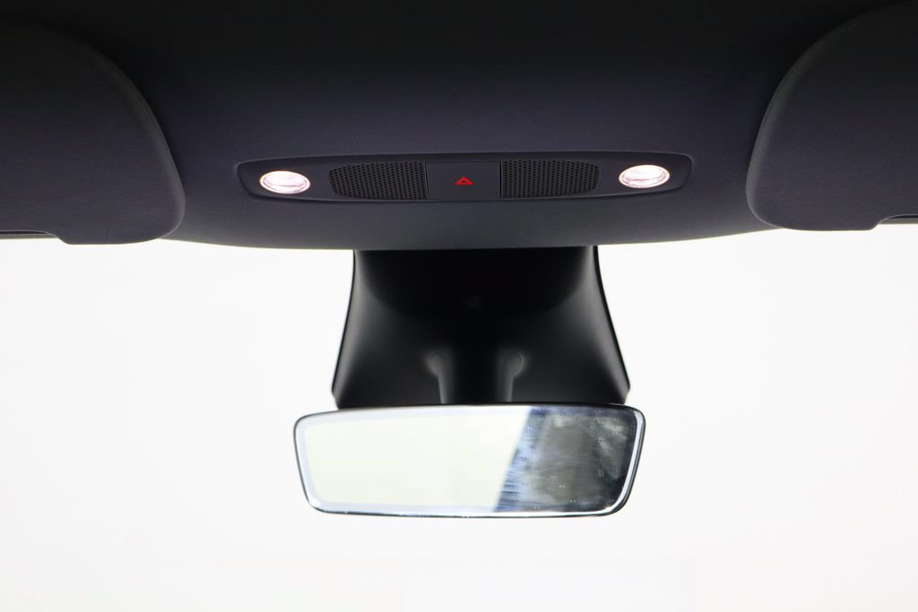 Used 2023 Tesla Model Y Long Range AWD/4WD image 21