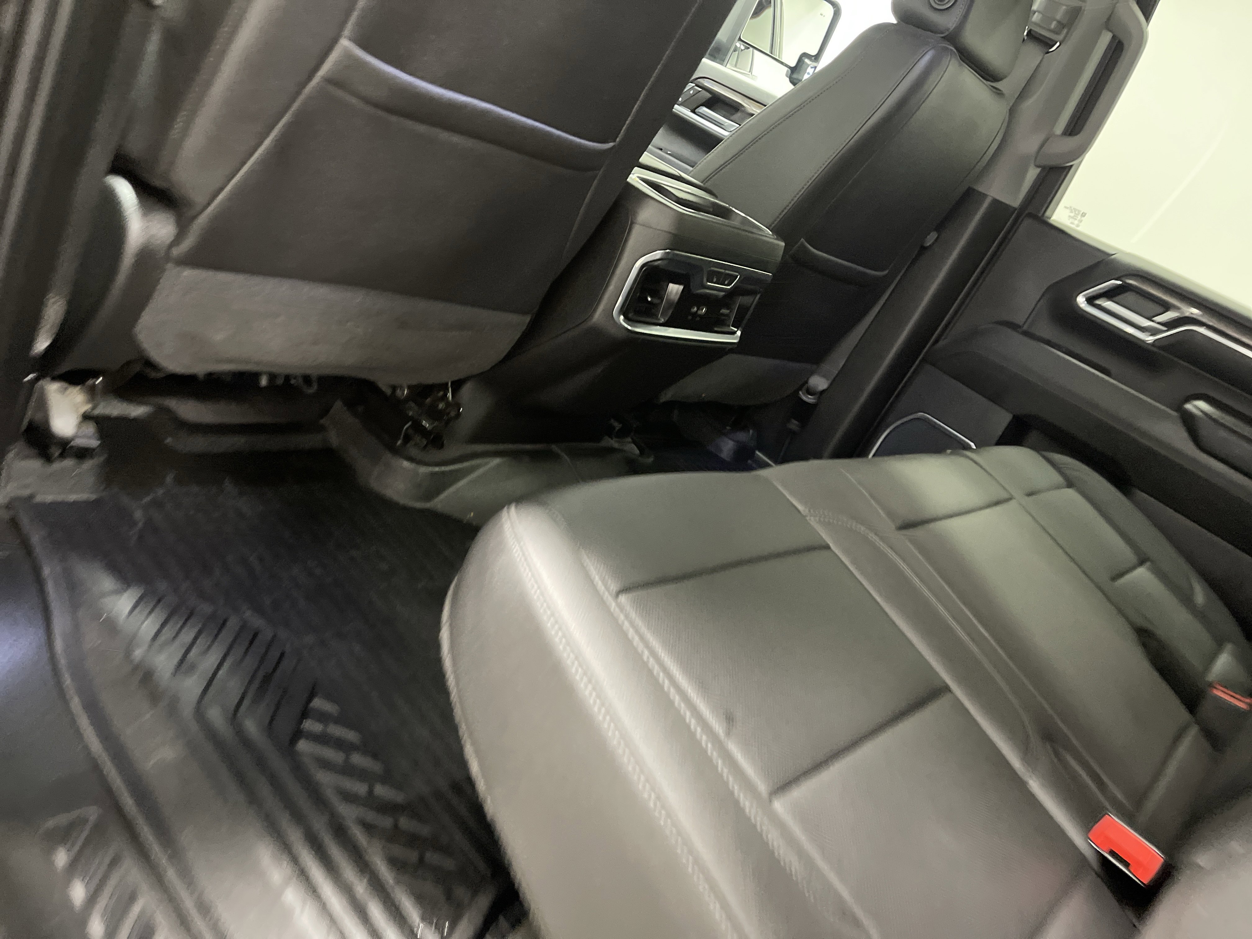 Used 2024 Chevrolet Silverado 3500 LTZ w/ LTZ Premium Package image 17