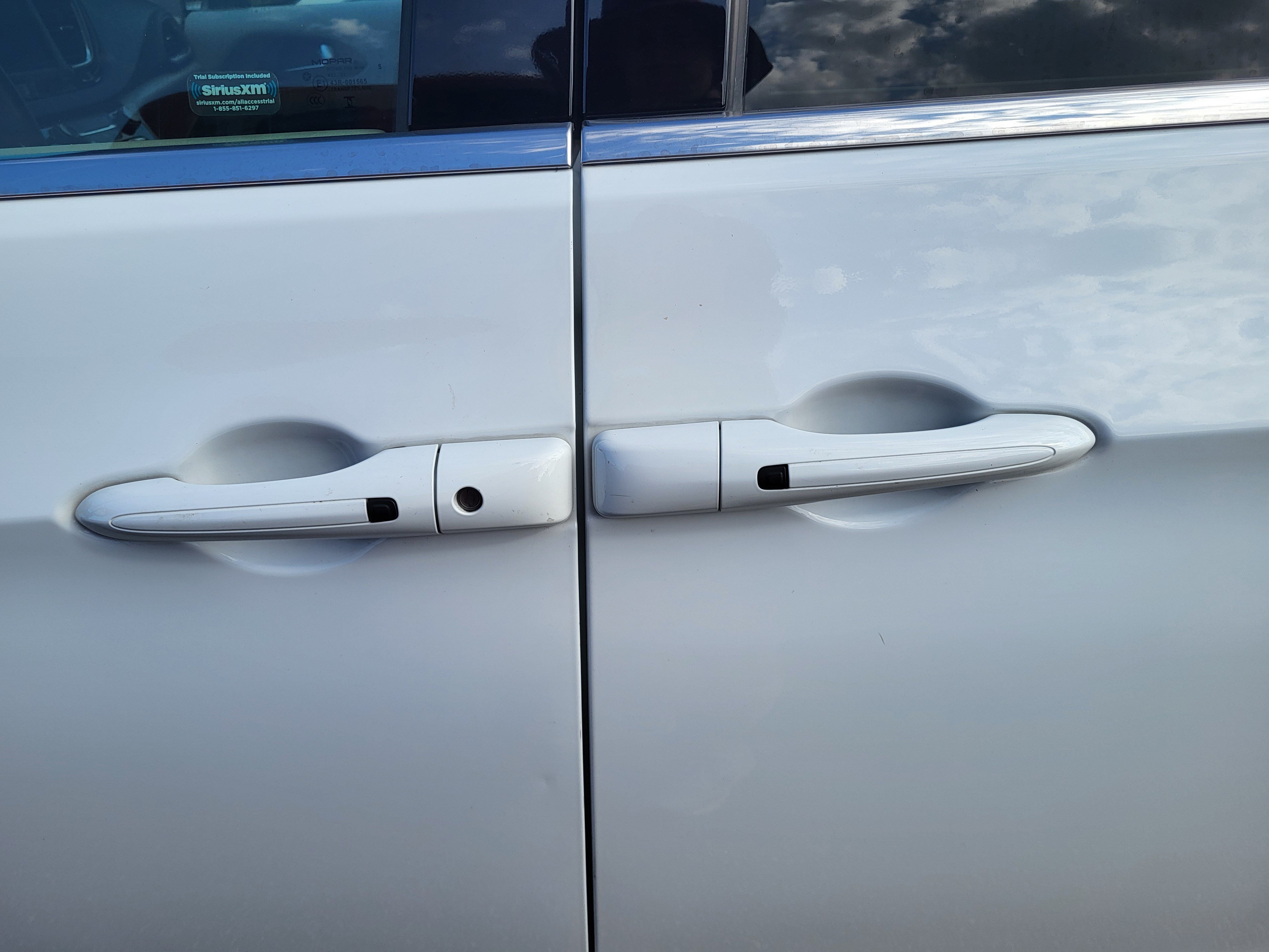 Used 2023 Chrysler Voyager LX FWD image 9