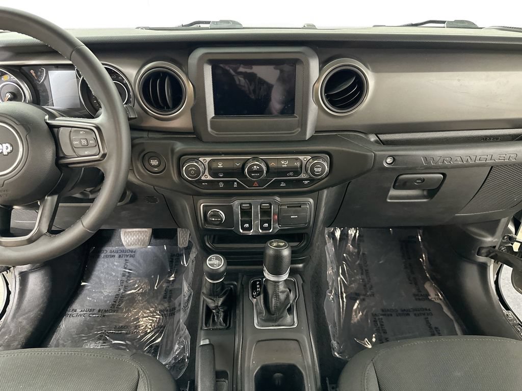 Used 2023 Jeep Wrangler Sport AWD/4WD image 17