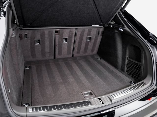 Certified 2026 Porsche Macan AWD/4WD image 27