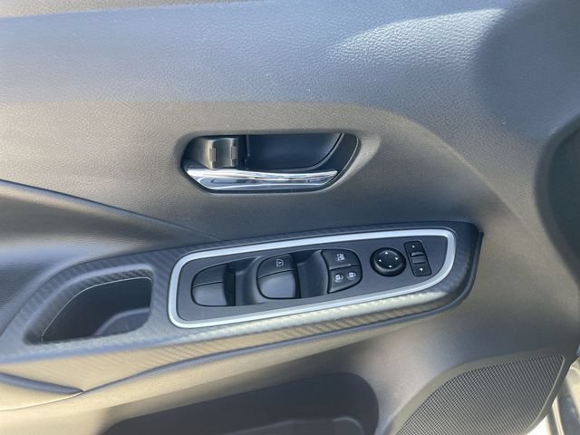 Used 2024 Nissan Versa SR FWD image 19