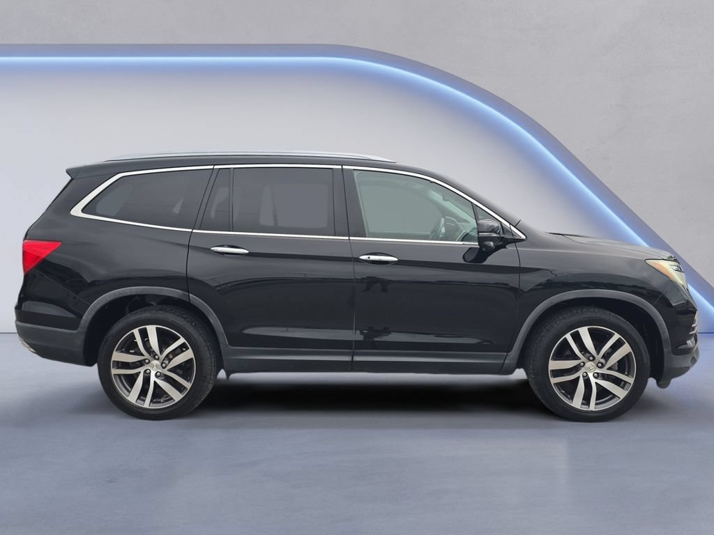 Used 2017 Honda Pilot Touring image 7
