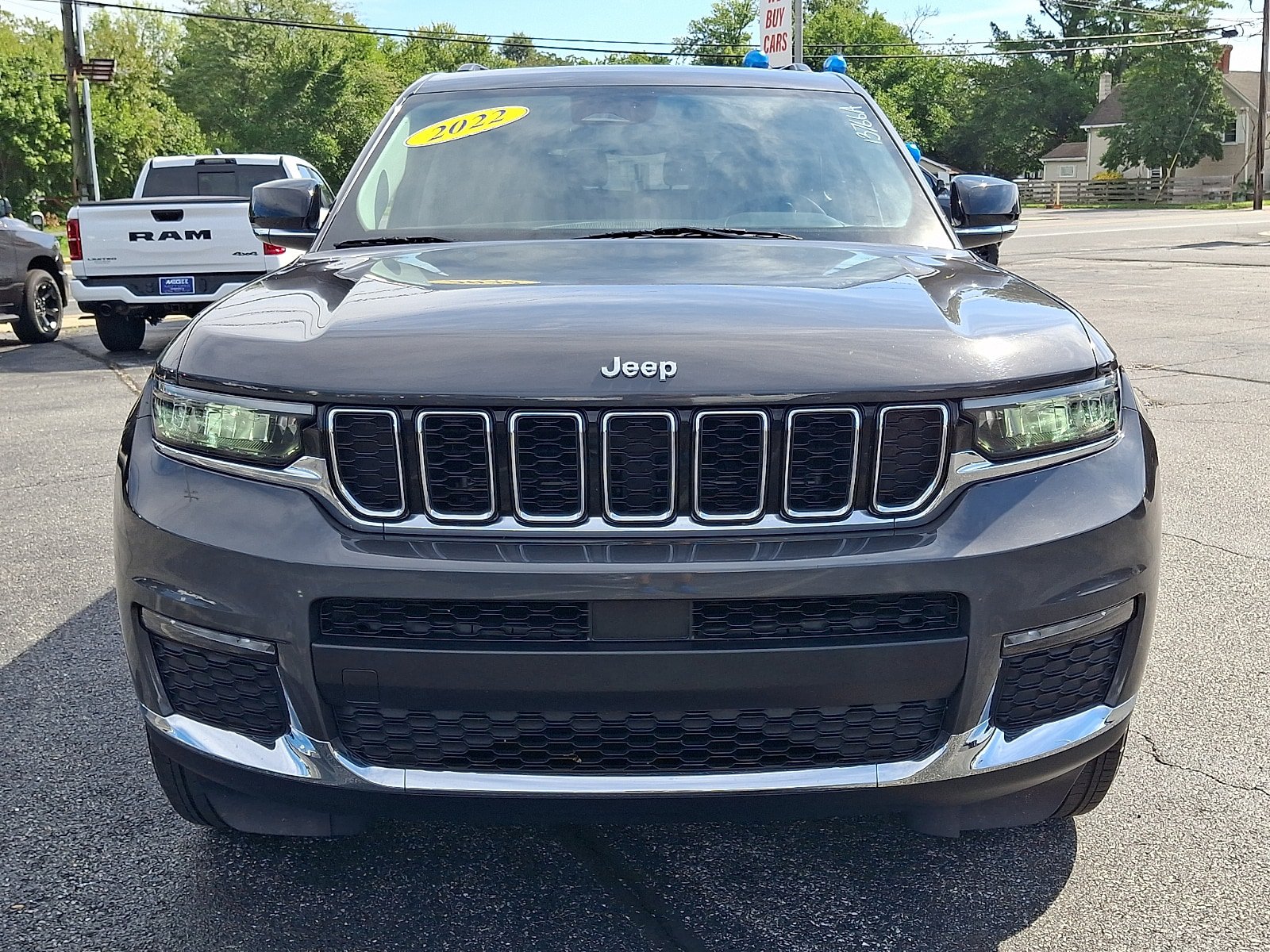 Certified 2022 Jeep Grand Cherokee L Limited AWD/4WD image 2