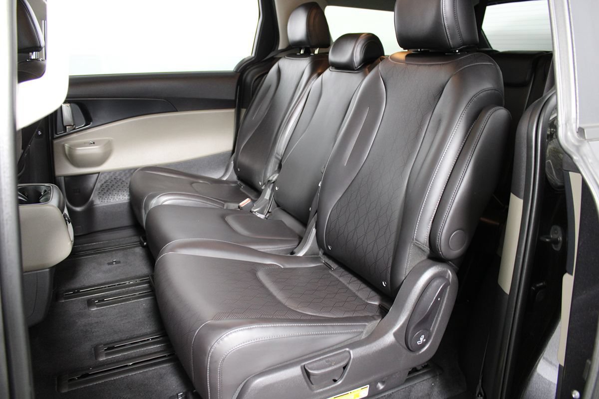 Used 2026 Kia Carnival LXS FWD image 38