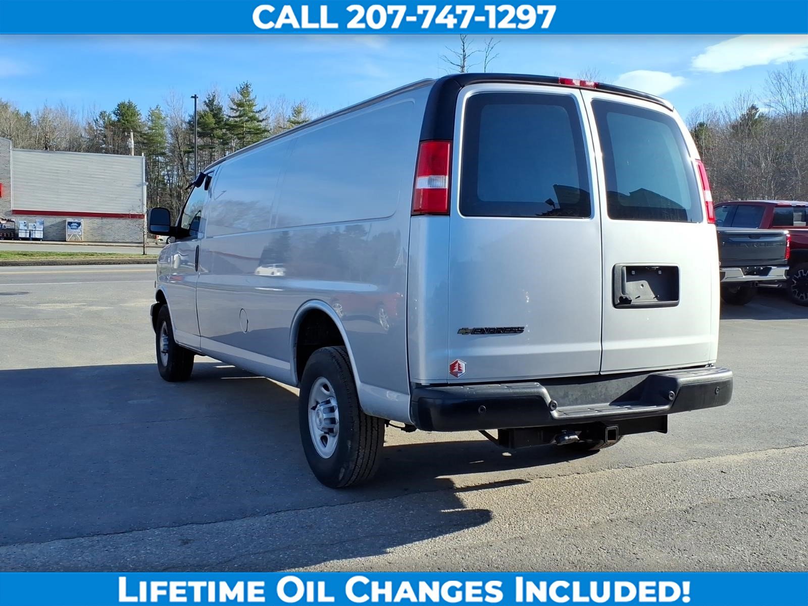 Used 2025 Chevrolet Express 3500 Extended w/ Driver Convenience Package RWD image 7