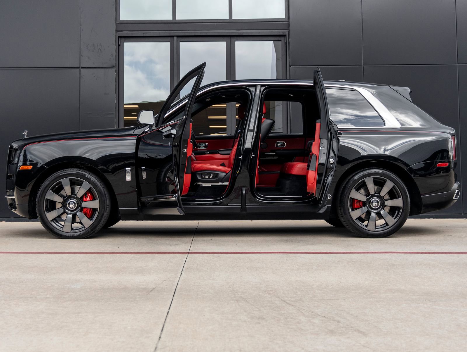 Certified 2021 Rolls-Royce Cullinan image 12