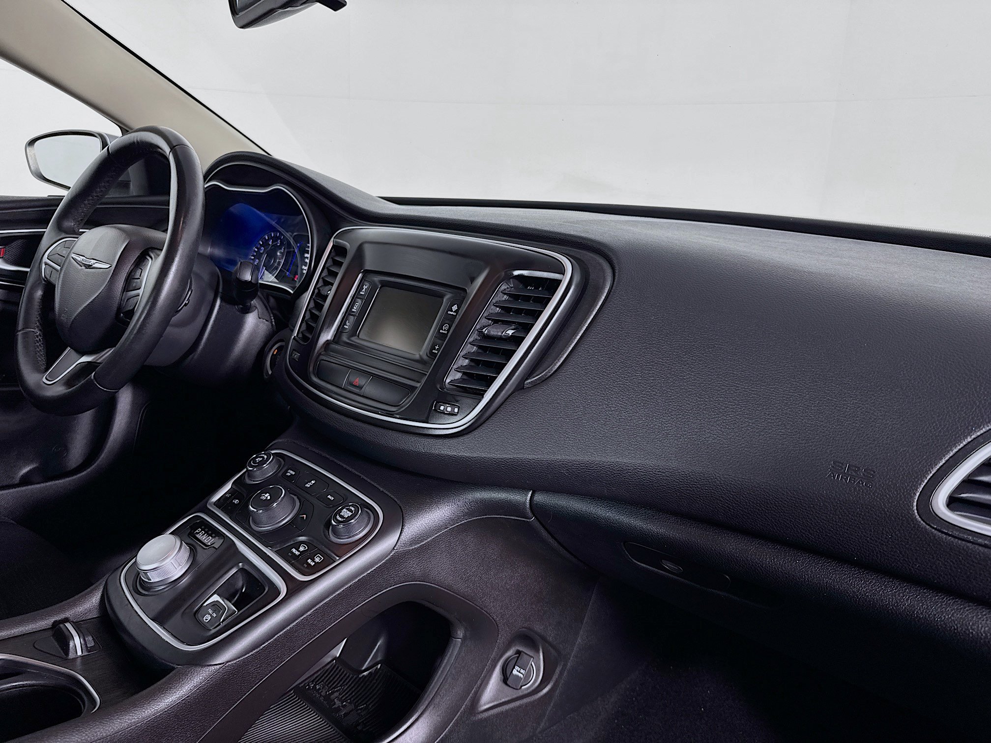 Used 2017 Chrysler 200 LX FWD image 28