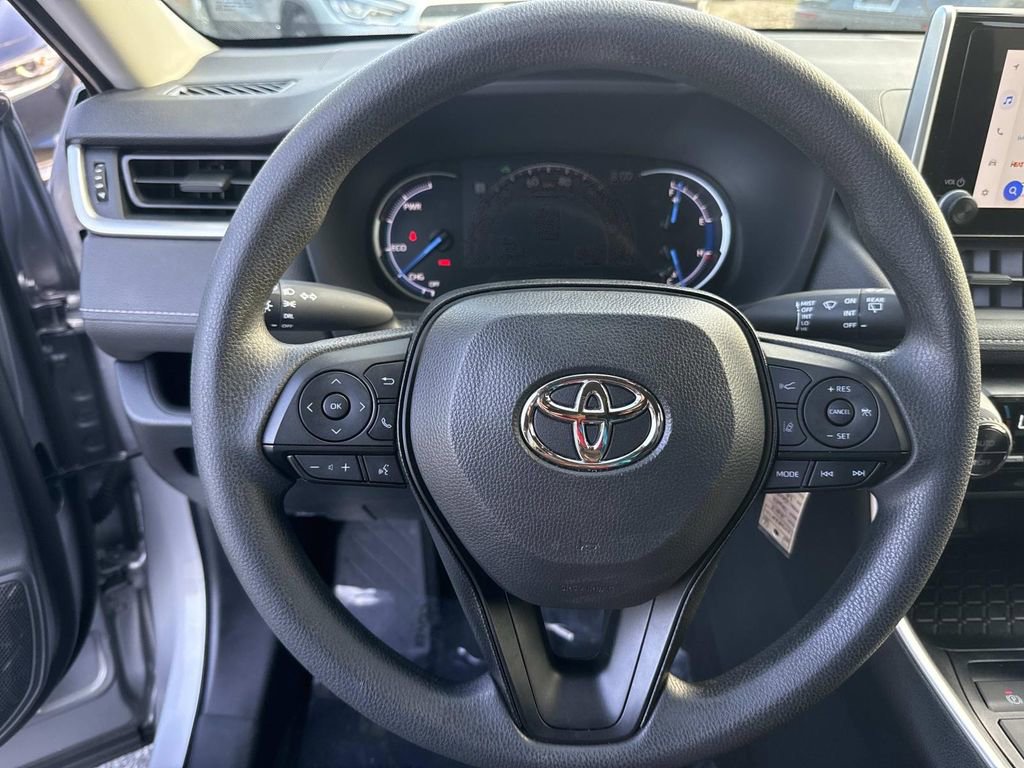 Used 2025 Toyota RAV4 LE image 40