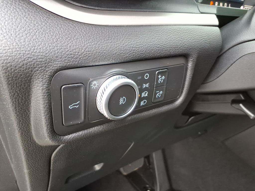 Used 2022 Ford Explorer XLT w/ Equipment Group 202A AWD/4WD image 21
