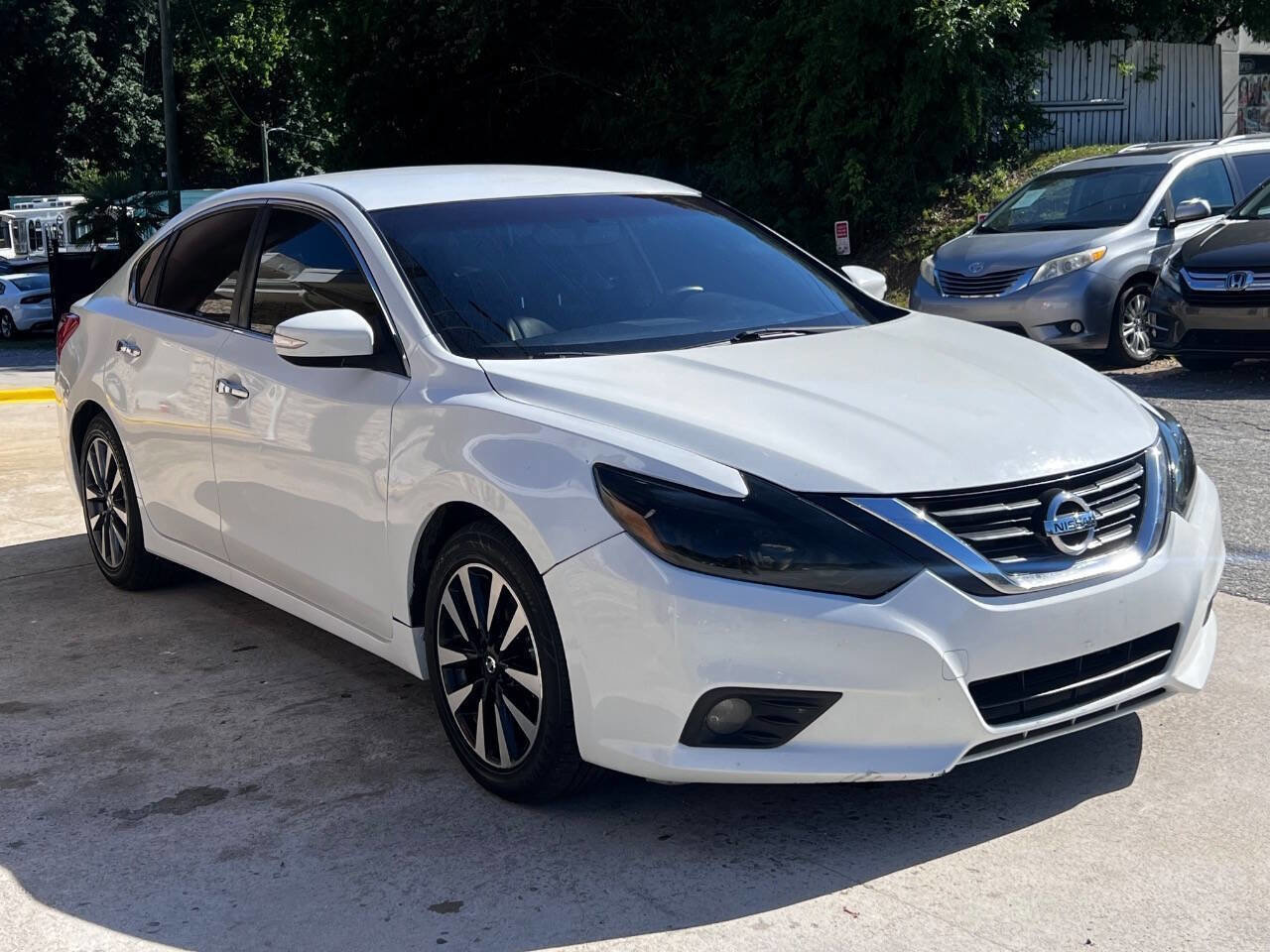 Used 2018 Nissan Altima 2.5 SL FWD image 8
