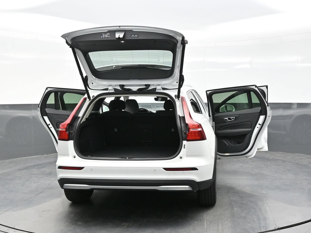 New 2026 Volvo V60 B5 Cross Country Ultra w/ Climate Package AWD/4WD image 44