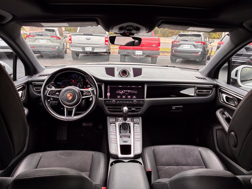 Used 2020 Porsche Macan AWD/4WD image 16
