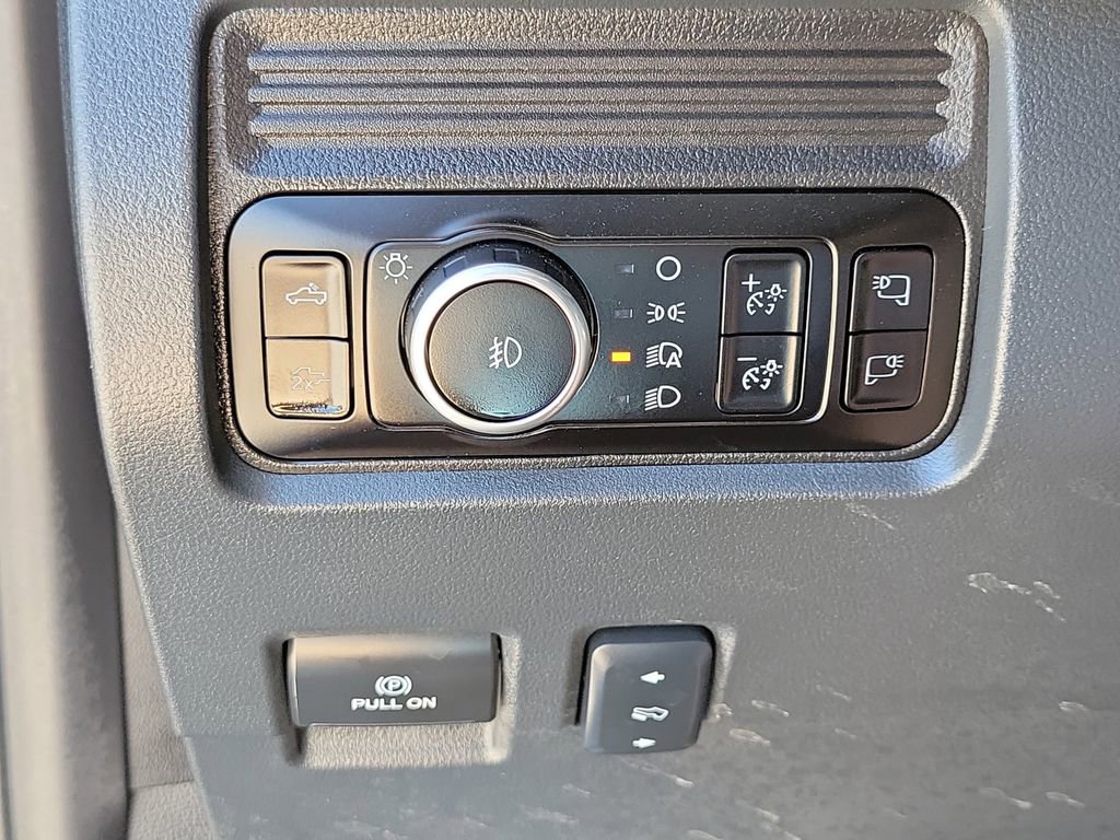 Used 2025 Ford F250 Lariat w/ Black Appearance Package image 31