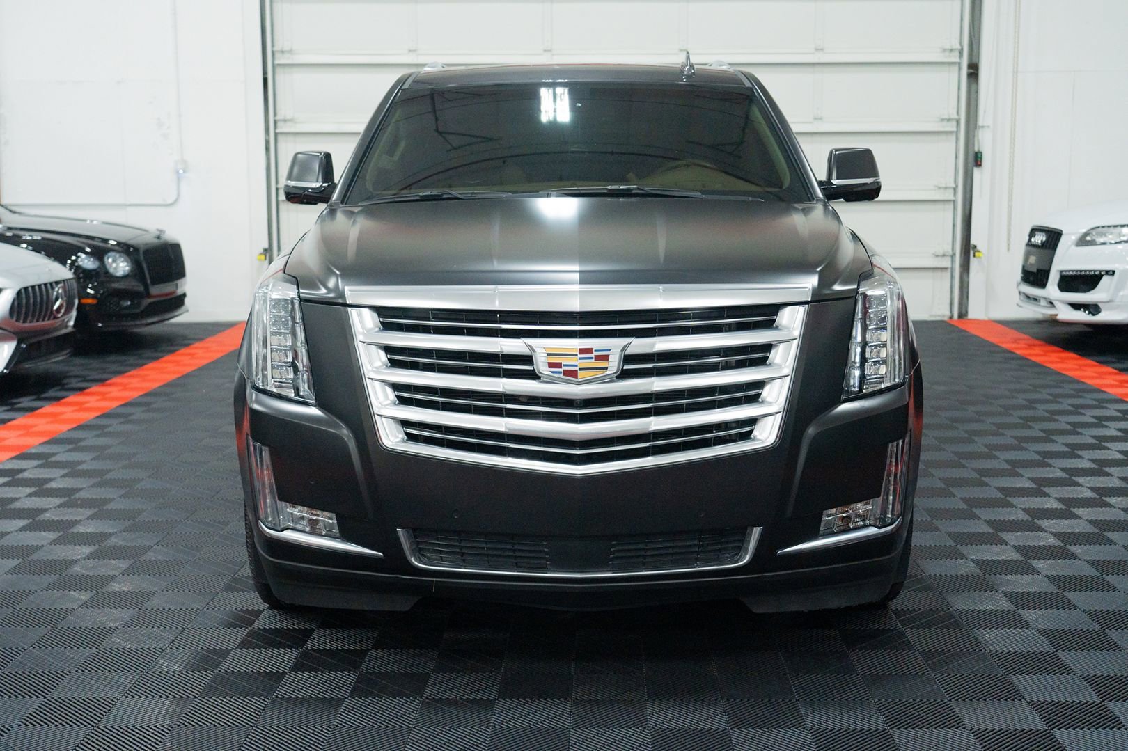 Used 2016 Cadillac Escalade ESV Platinum image 2