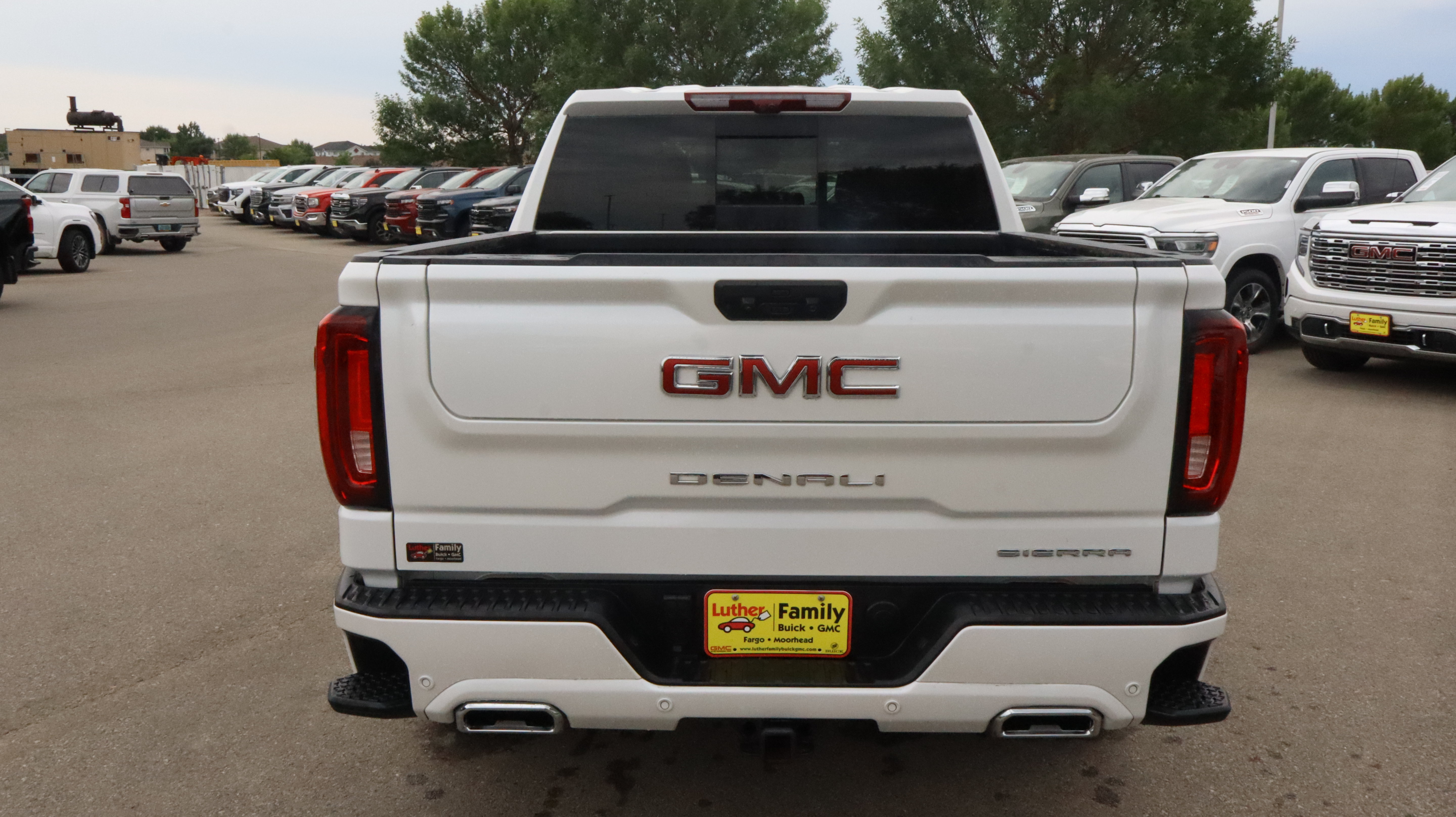 Used 2025 GMC Sierra 1500 Denali AWD/4WD image 6
