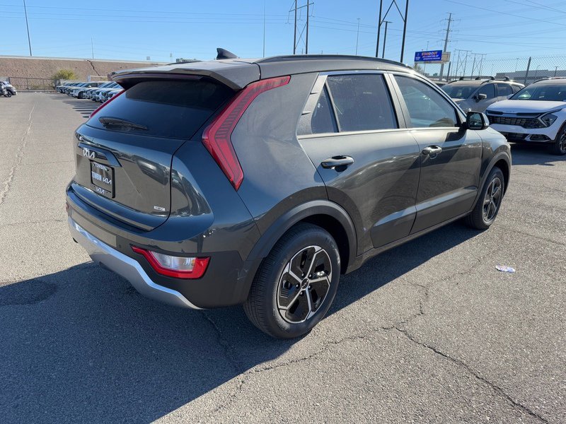 New 2025 Kia Niro EX image 3