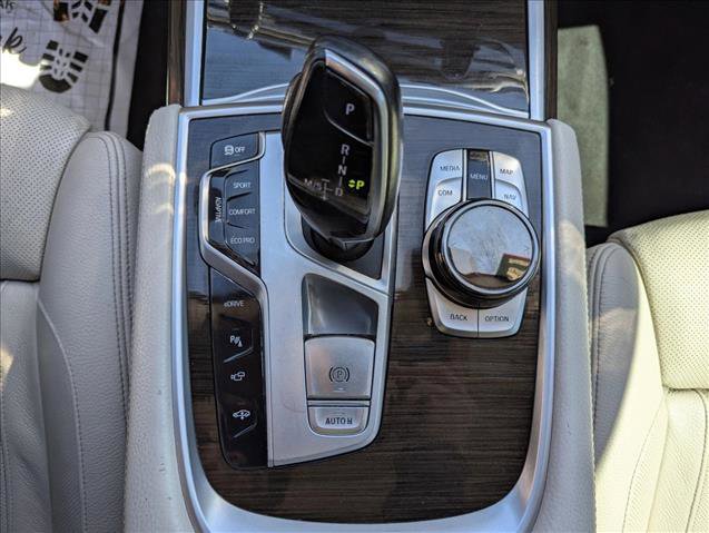 Used 2018 BMW 740e xDrive image 11