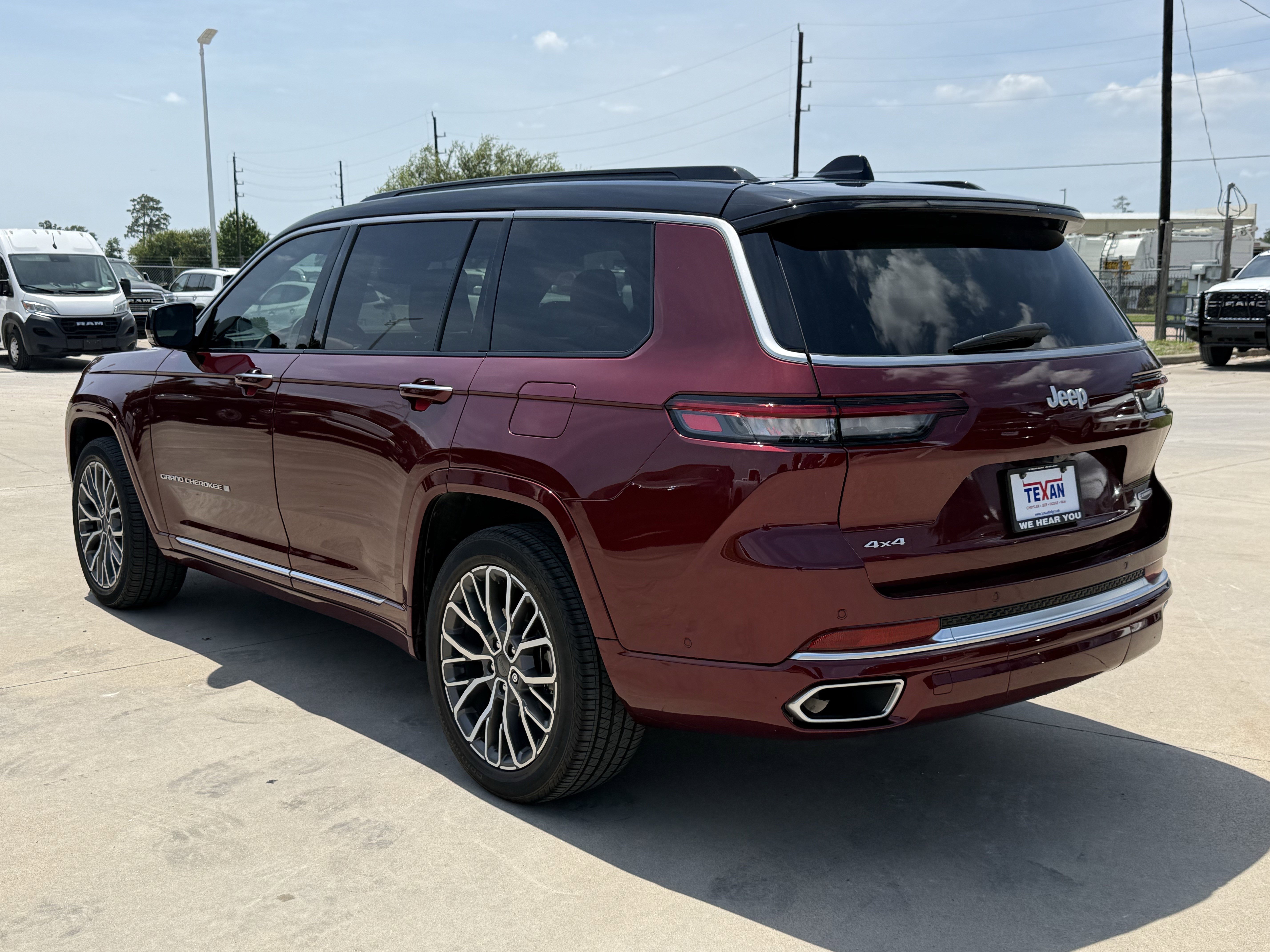 Used 2025 Jeep Grand Cherokee L Summit AWD/4WD image 7