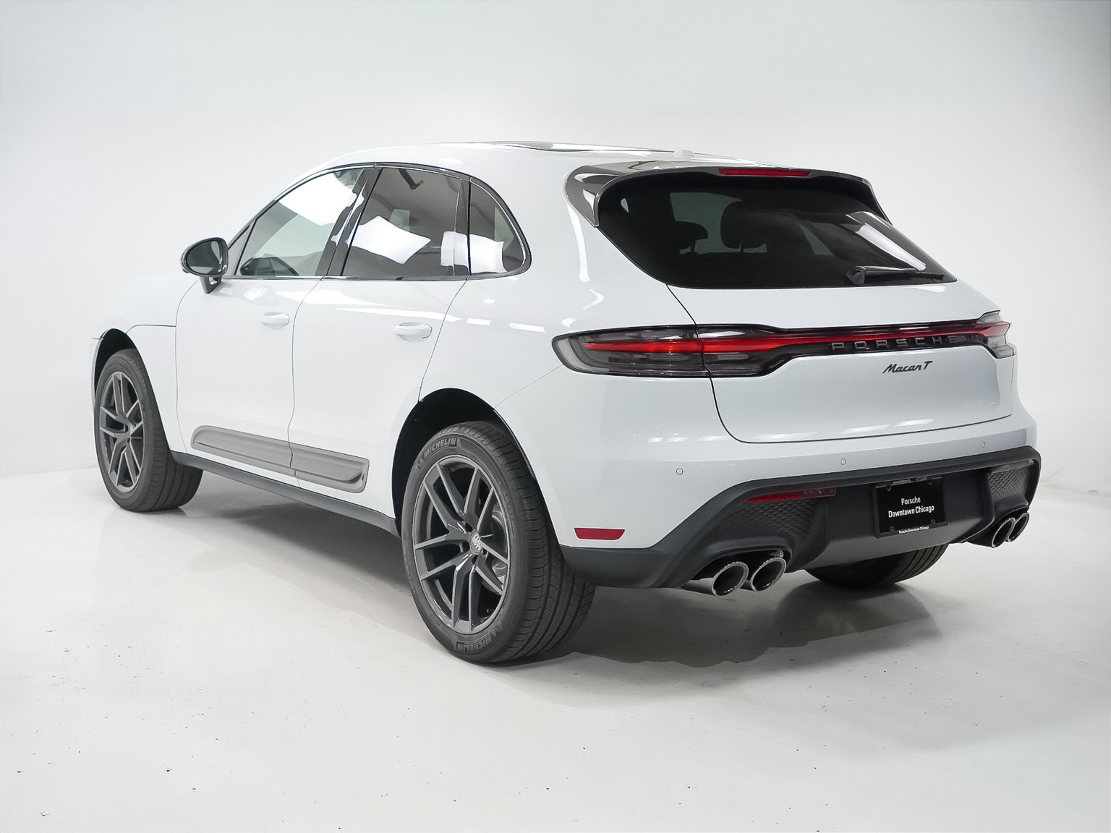 Certified 2026 Porsche Macan Turbo AWD/4WD image 3