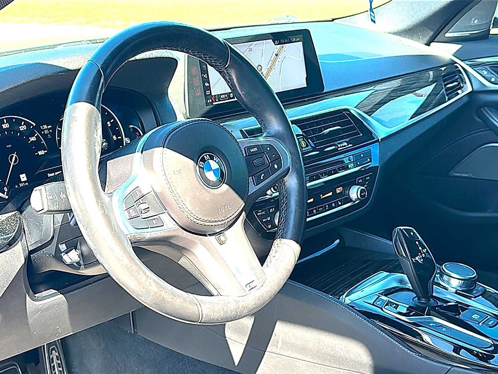 Used 2018 BMW 540i w/ M Sport Package RWD image 5