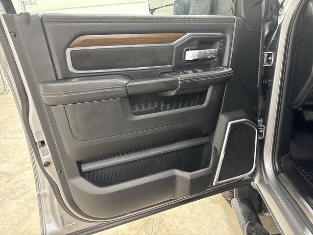 Used 2022 RAM 3500 Laramie AWD/4WD image 22