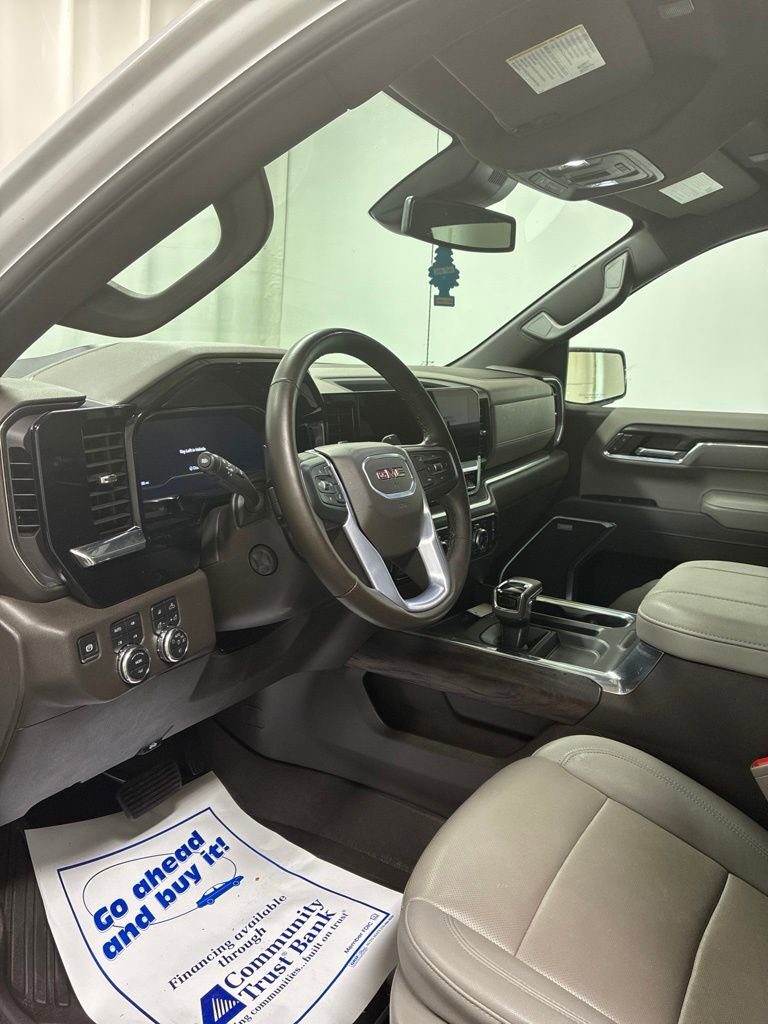 Used 2025 GMC Sierra 1500 SLT AWD/4WD image 12