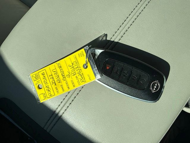 Used 2023 Nissan Pathfinder SL AWD/4WD image 9