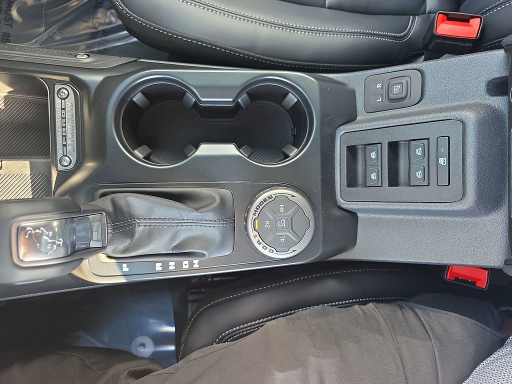 New 2026 Ford Bronco Outer Banks AWD/4WD image 36
