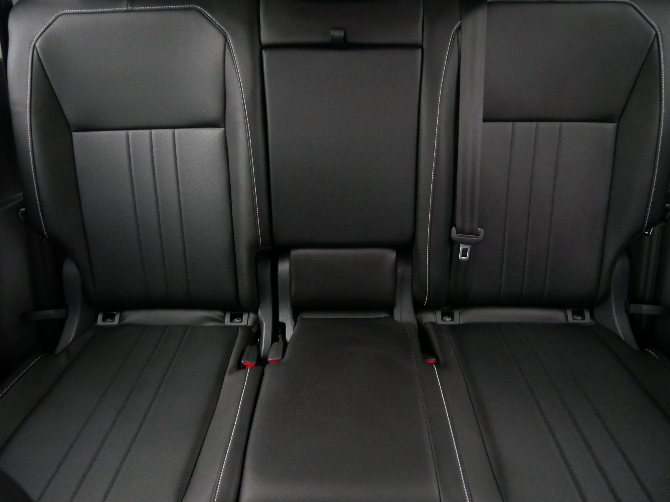 Certified 2024 Volkswagen Tiguan SE w/ MDO Package, Two-Row AWD/4WD image 13