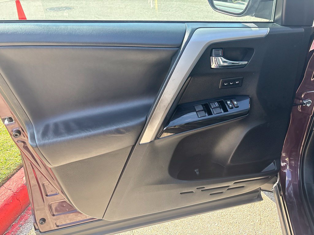 Used 2016 Toyota RAV4 Limited FWD image 12