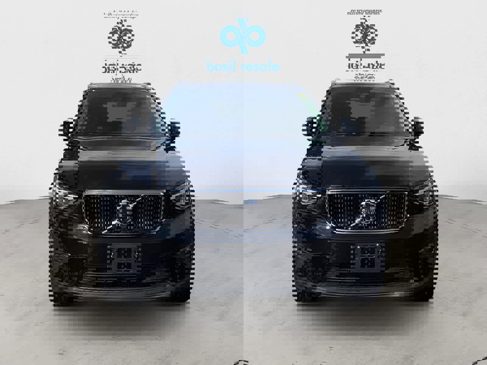 Used 2025 Volvo XC40 B5 Plus image 6