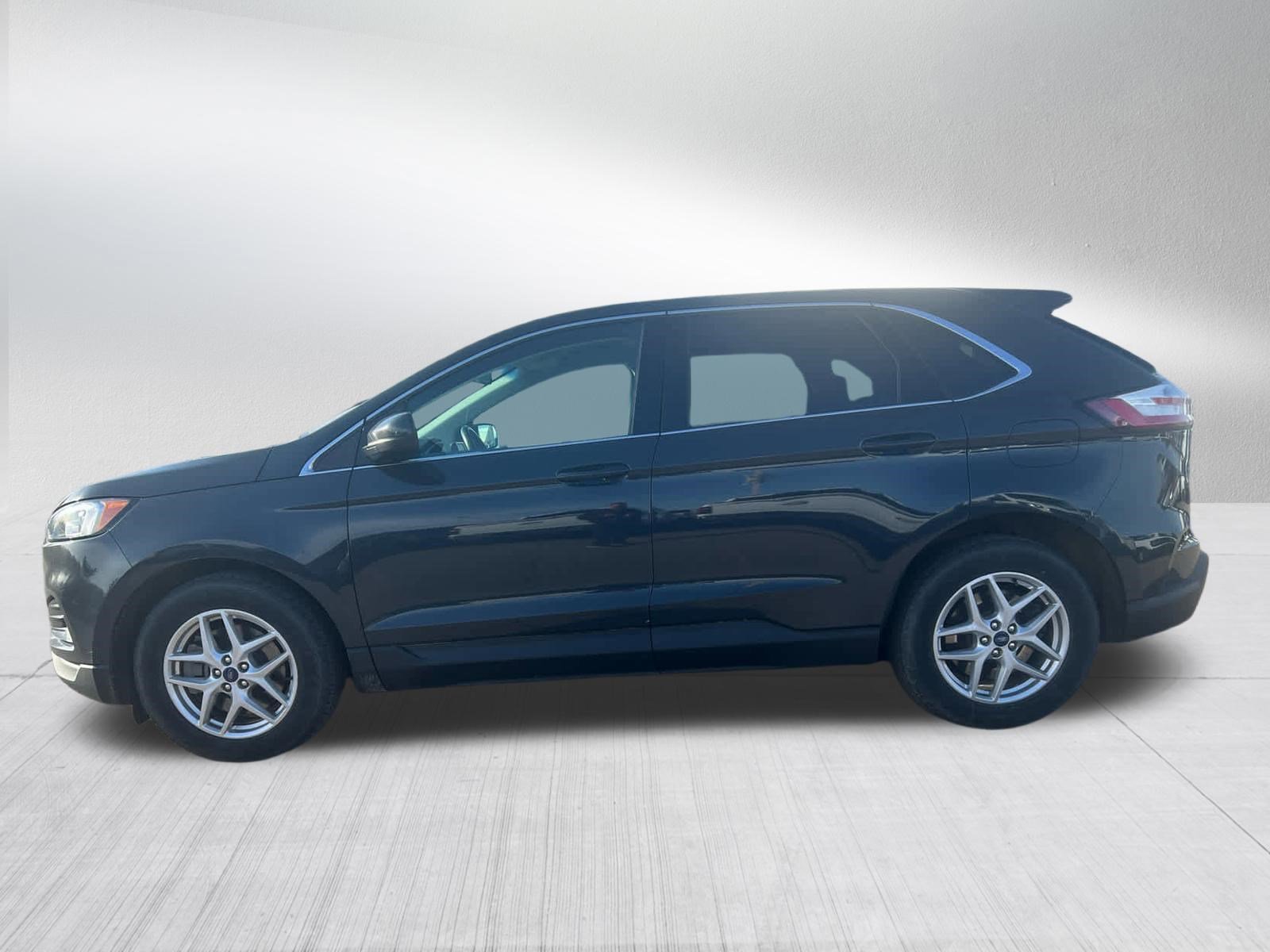 Used 2021 Ford Edge SEL AWD/4WD image 3