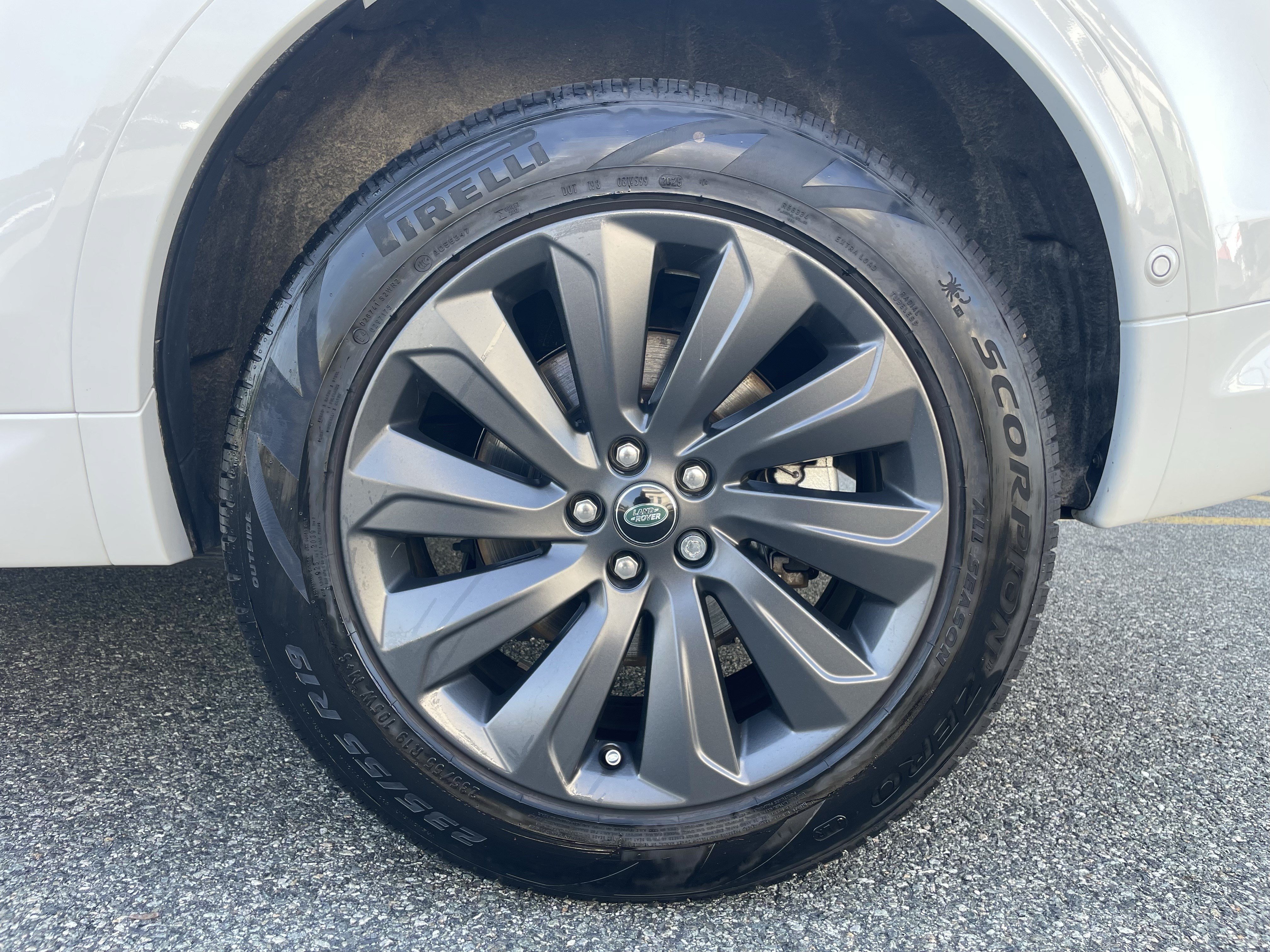 Certified 2025 Land Rover Discovery Sport S AWD/4WD image 10