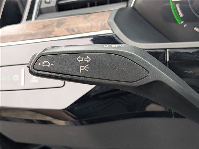 Used 2019 Audi e-tron Prestige w/ Prestige Package image 6