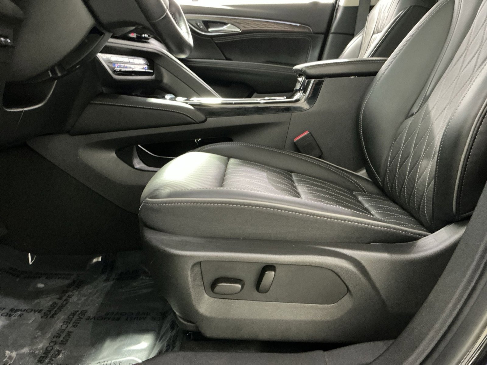 Used 2023 Buick Envision Avenir image 22