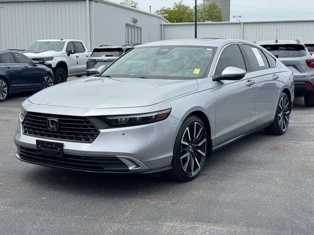 Used 2024 Honda Accord Touring image 7