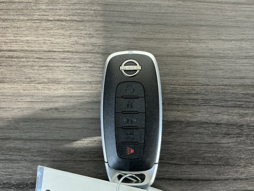 Used 2025 Nissan Pathfinder SV image 29