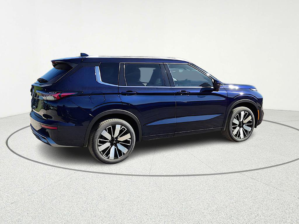 New 2026 Mitsubishi Outlander SEL image 7