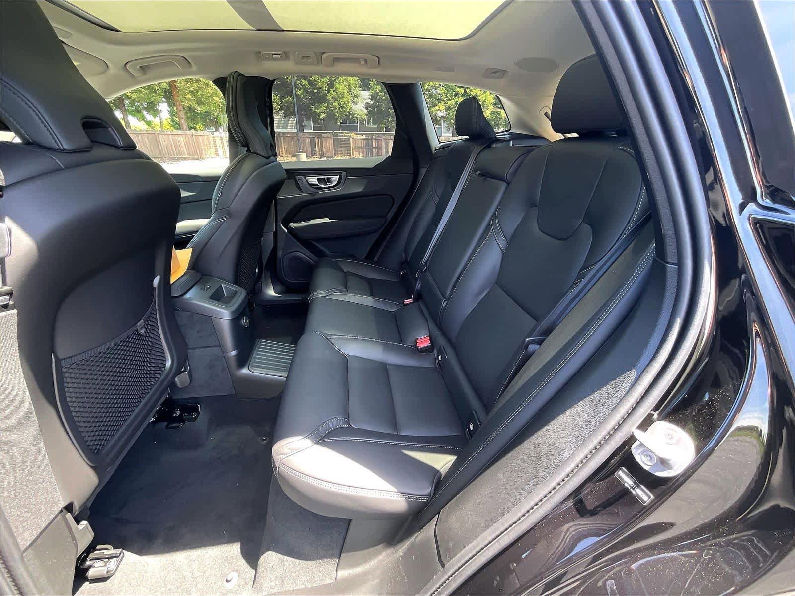 New 2026 Volvo XC60 T8 Ultra w/ Climate Package AWD/4WD image 12